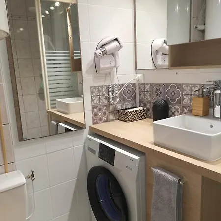 Luxury City Centre W/free Private Parking And Wifi * Reims